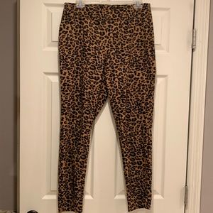 EUC Time and Tru Skinny Cheetah Ankle Pants with Side Zipper